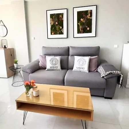 Con Piscina Y Aire Acondicionado Appartamento