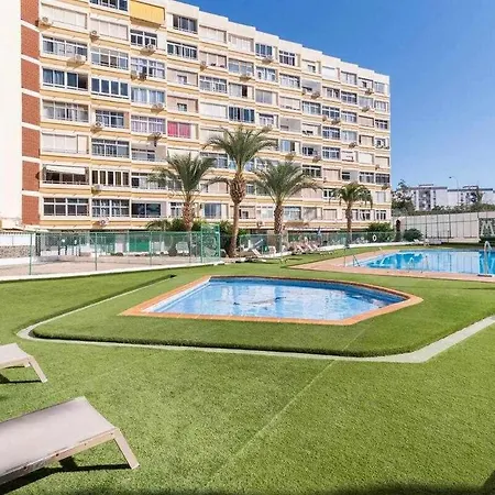 Con Piscina Y Aire Acondicionado
