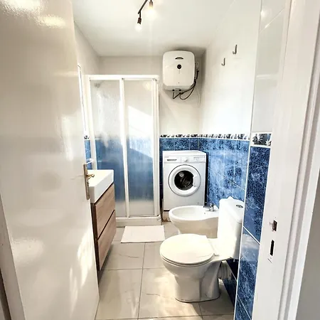 Con Piscina Y Aire Acondicionado *